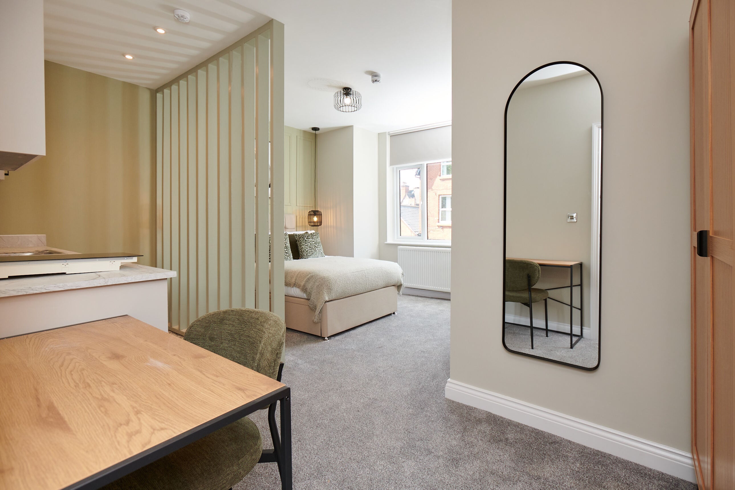 Room Hope Drive in Nottingham