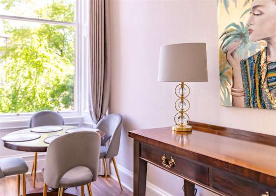 Flat Bellevue Crescent in City of Edinburgh