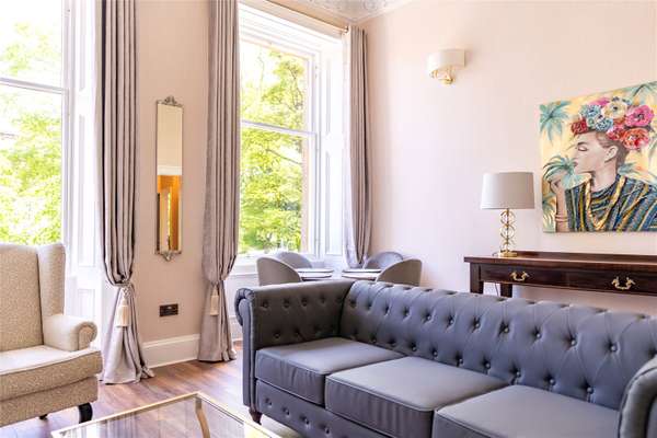 Flat Bellevue Crescent in City of Edinburgh