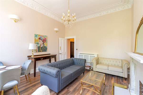 Flat Bellevue Crescent in City of Edinburgh