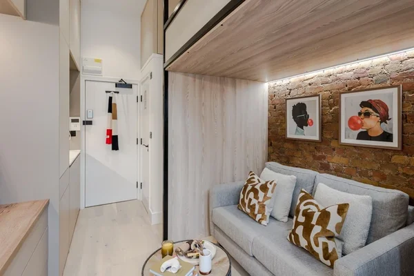 Flat Marloes Road in London