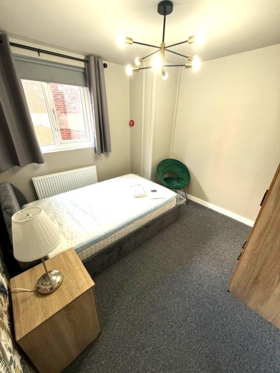 Room Angel Street in Northampton