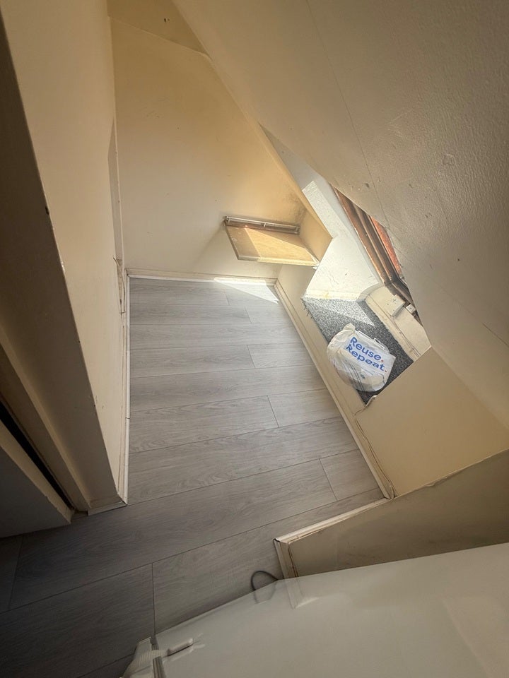 Room Rosslyn Crescent in Greater London