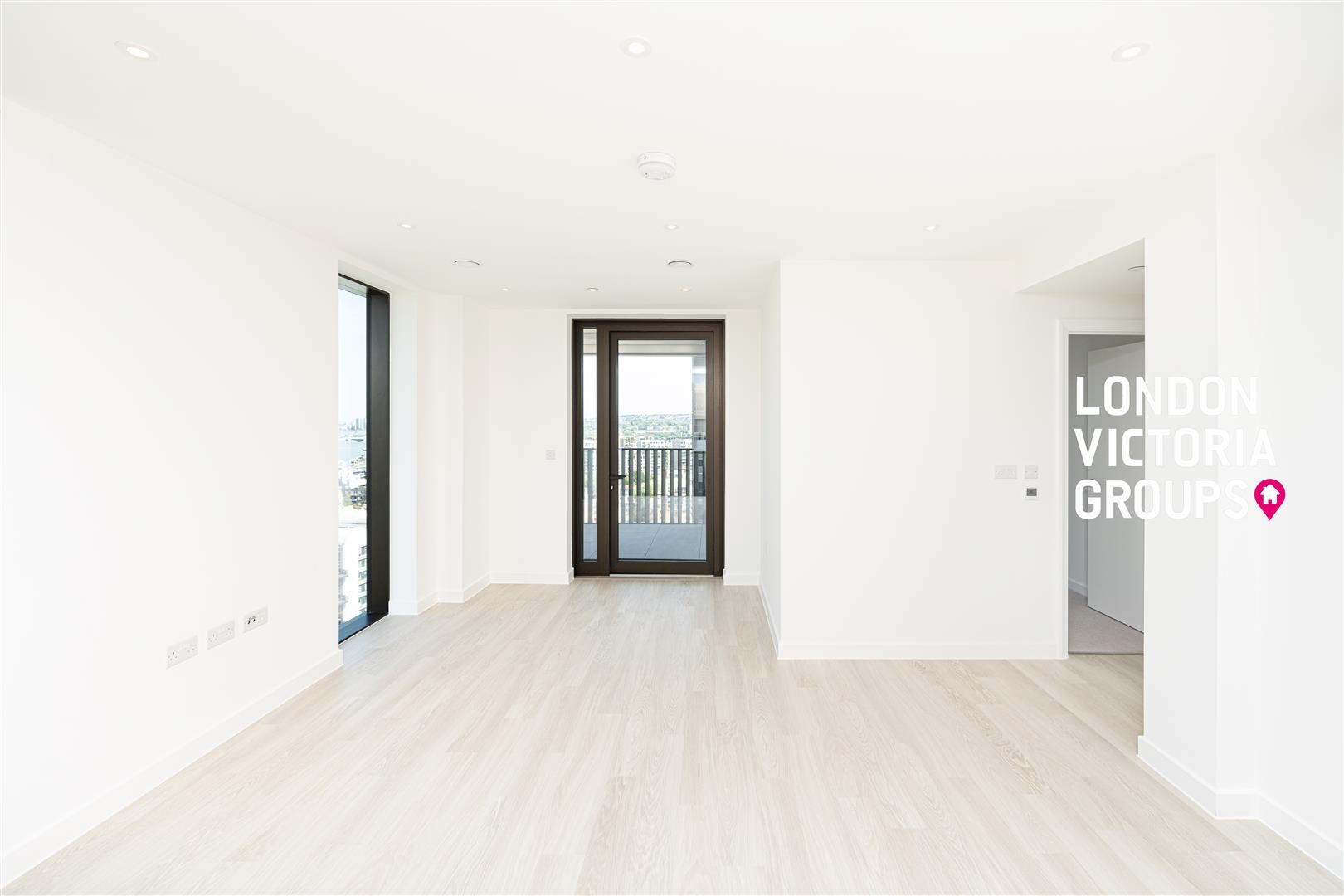 Flat West Parkside in Greater London