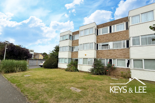 Flat Winston Close in Greater London