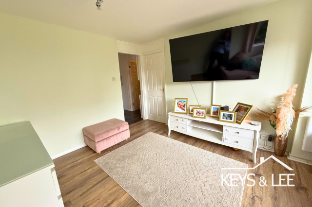 Flat Winston Close in Greater London