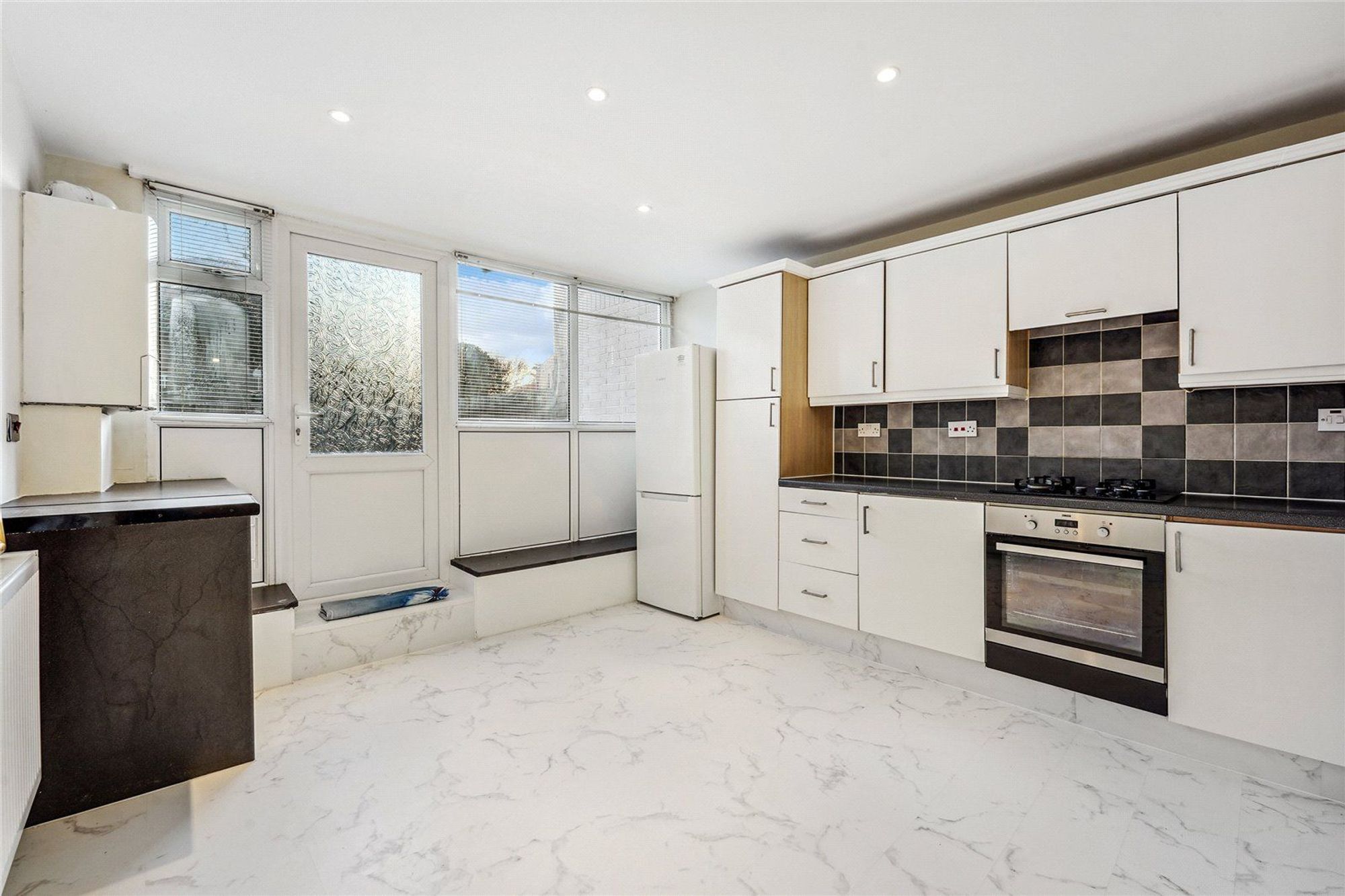 Room Coburg Crescent in Greater London