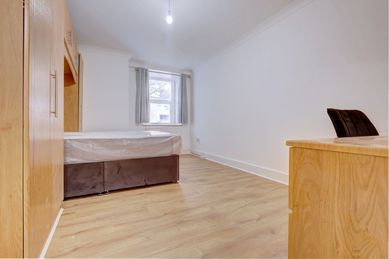Flat Oxford Street in High Wycombe