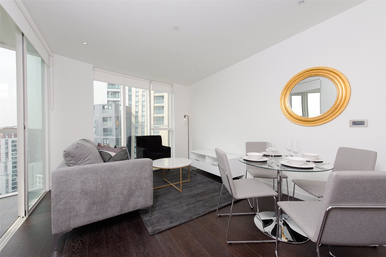 Flat Wyvil Road in Greater London