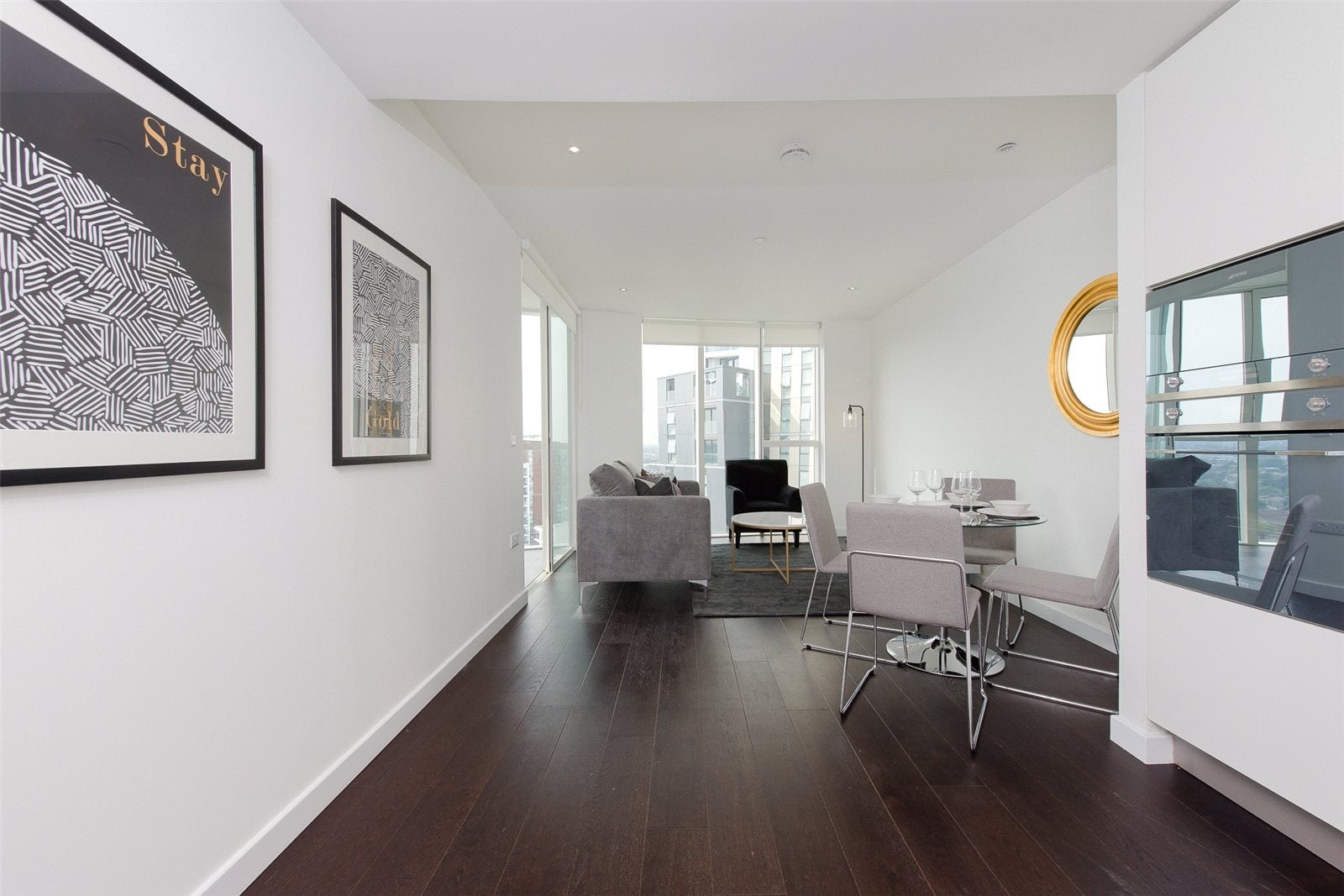 Flat Wyvil Road in Greater London