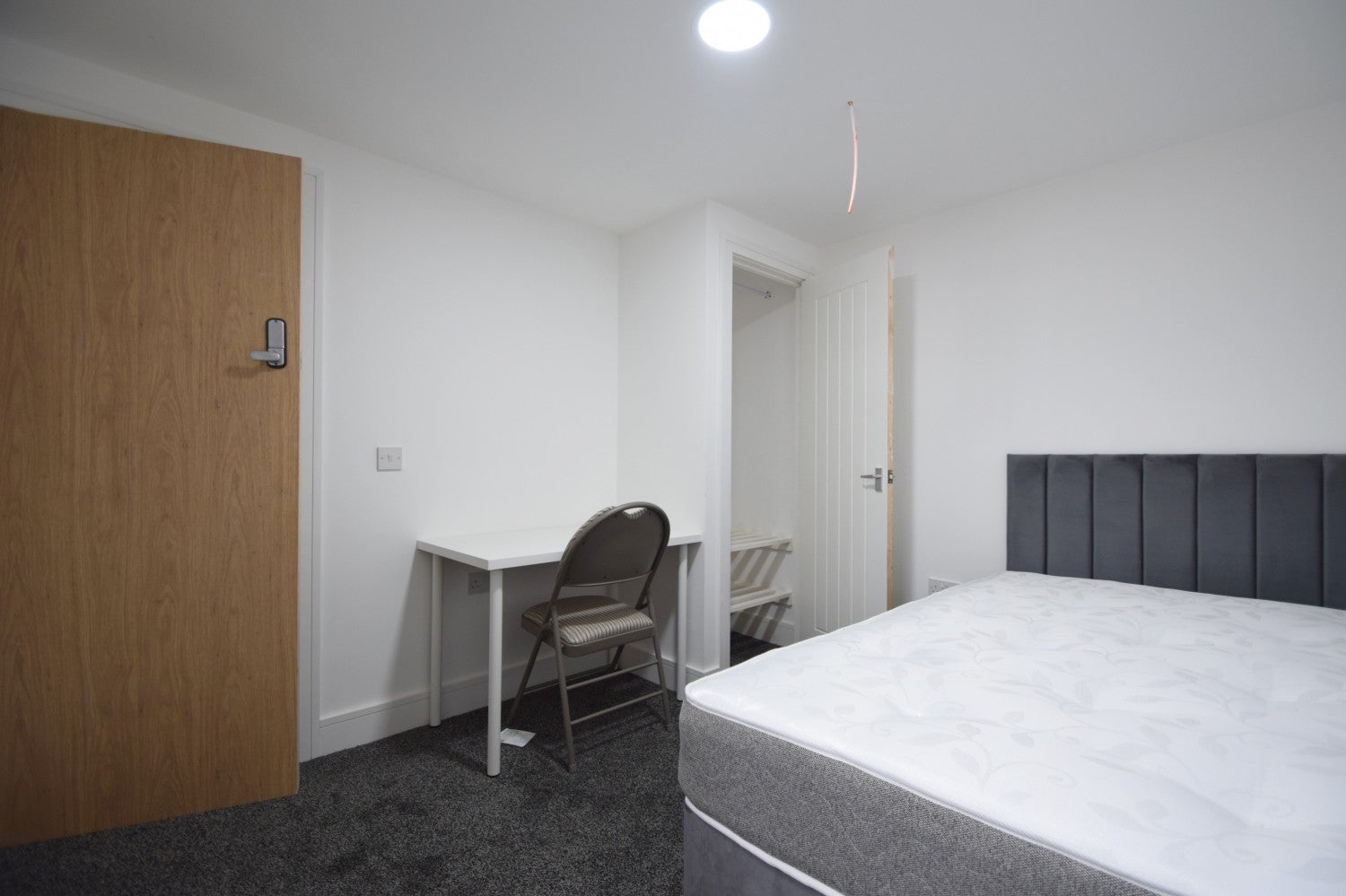 Flat Monthermer Road in Cardiff