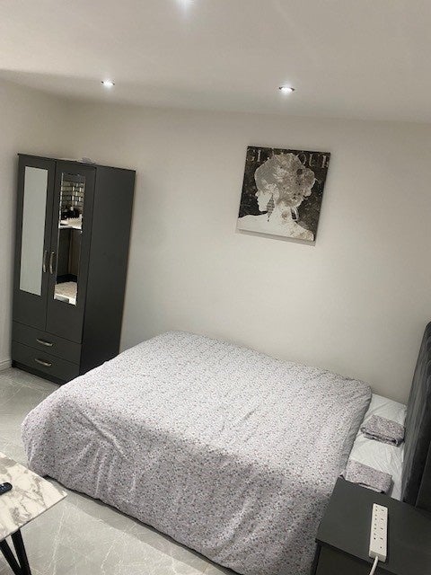 Room St Paul's Road in Sandwell