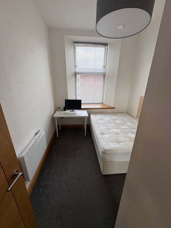 Room London Road in Glasgow