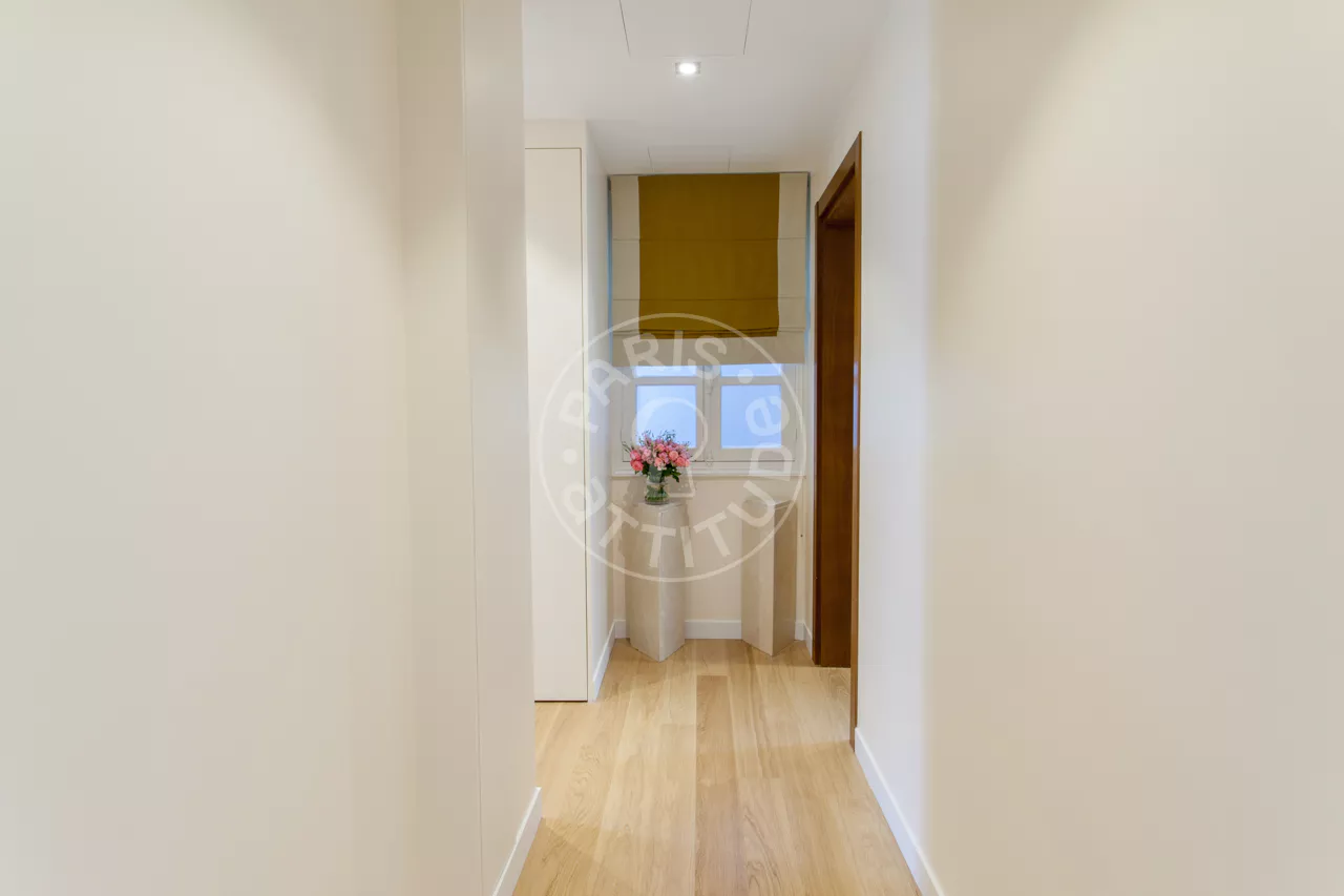 Appartement Rue de Berri à Paris