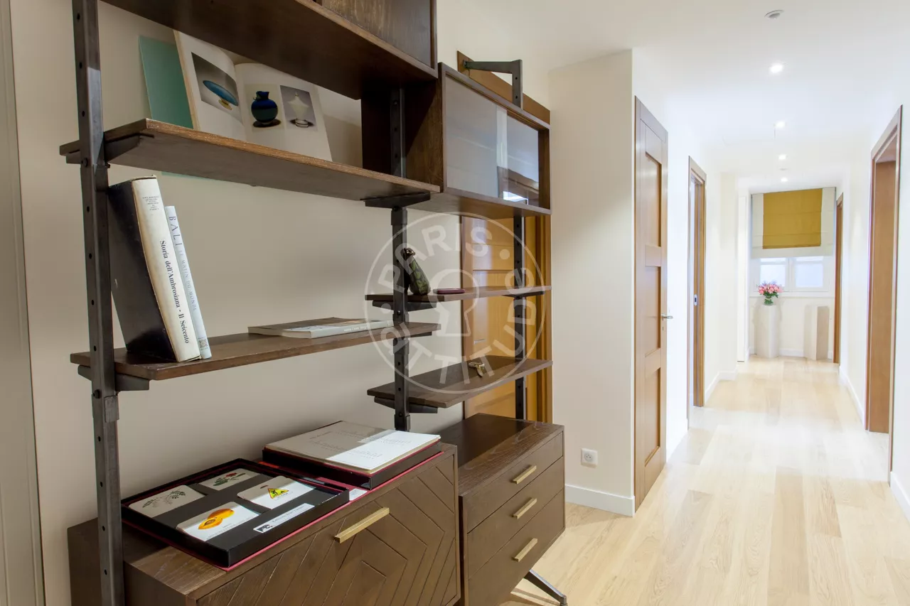 Appartement Rue de Berri à Paris