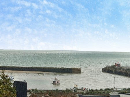 Flat The Parade in Folkestone and Hythe District