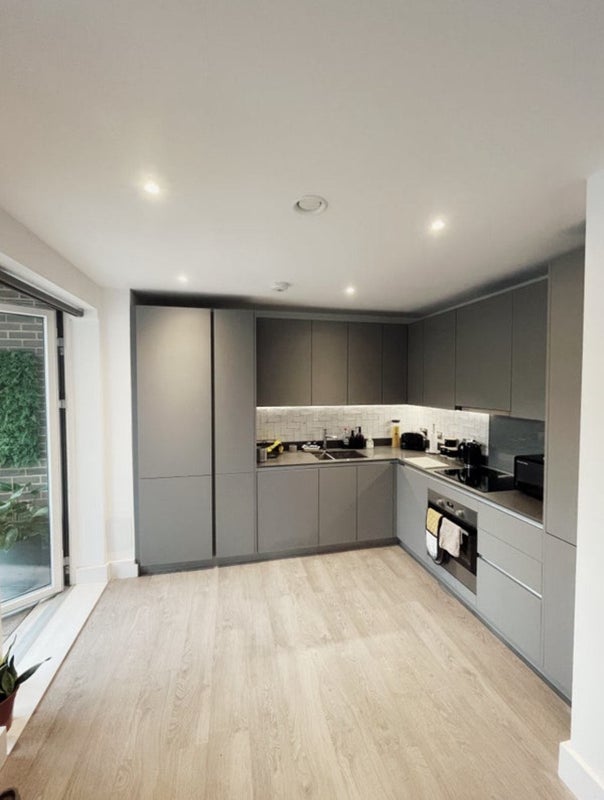 Room Scotland Green in Greater London