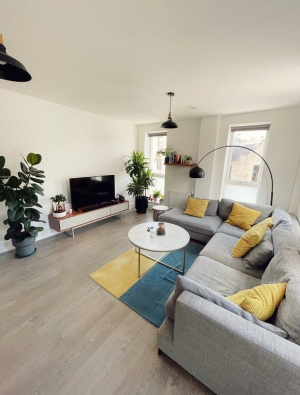 Room Scotland Green in Greater London