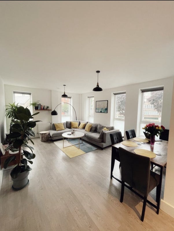 Room Scotland Green in Greater London