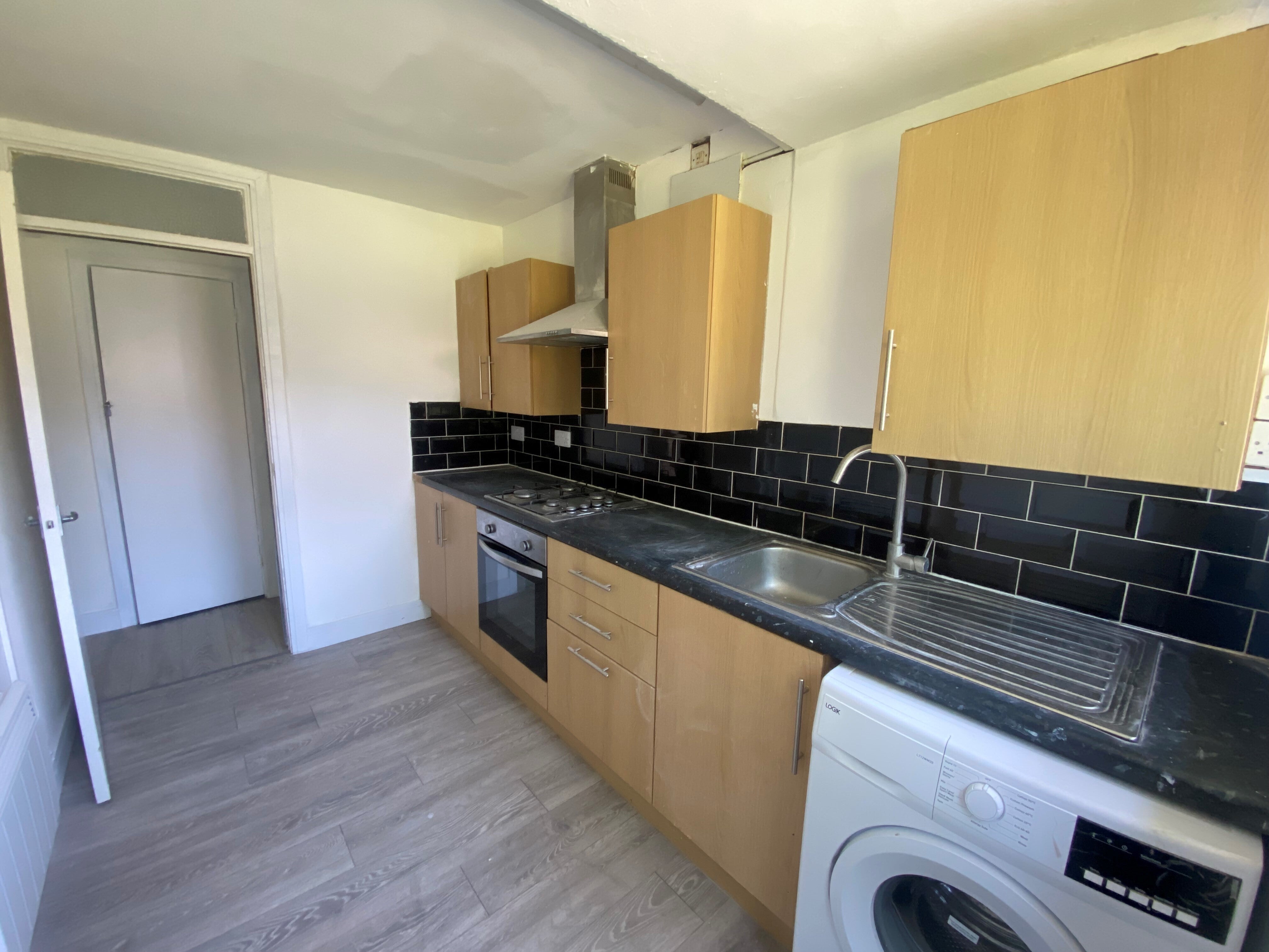 Flat Leyburne Road in Luton