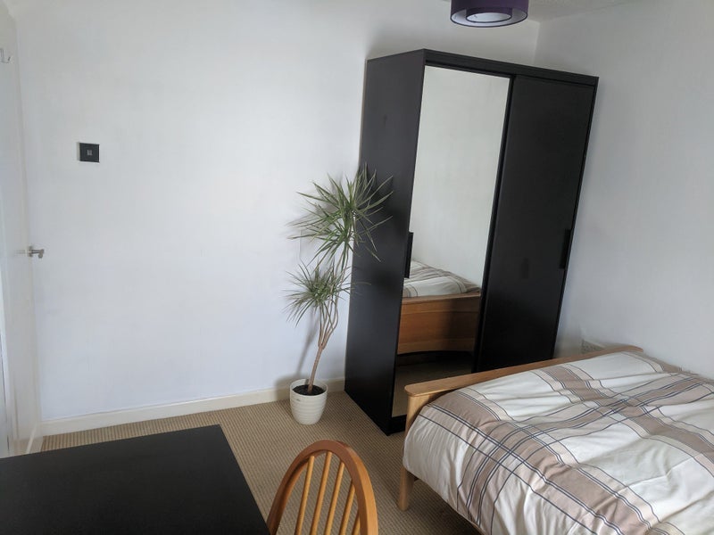 Room Kingsway Avenue in Bristol