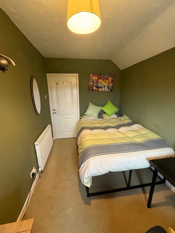 Room Kingsway Avenue in Bristol