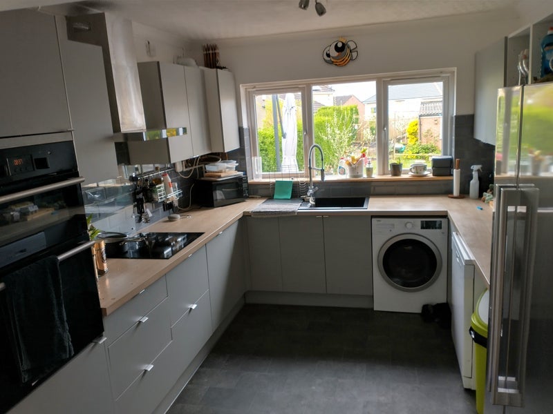 Room Kingsway Avenue in Bristol