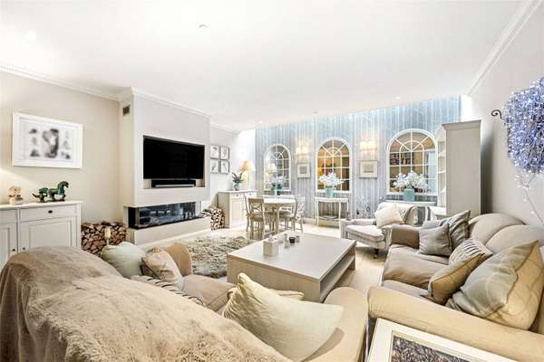 House Elysium Place in Greater London