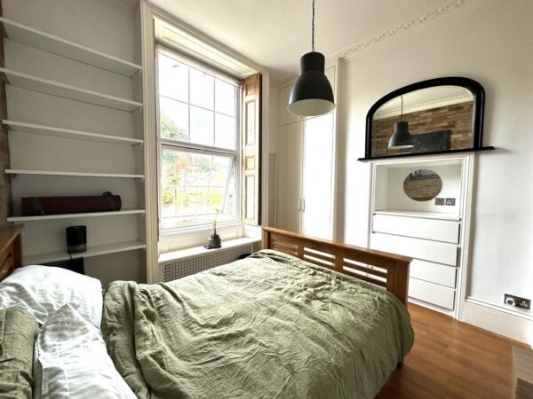 Flat Chambon Place in Greater London