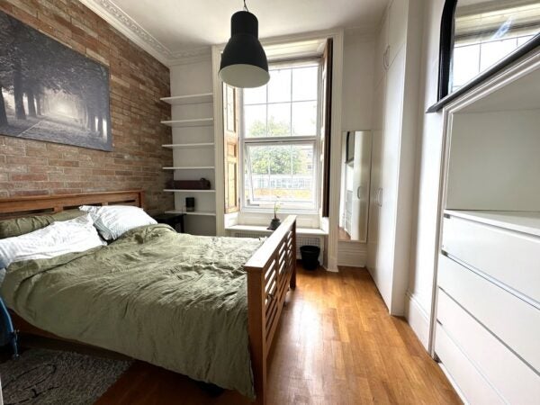 Flat Chambon Place in Greater London