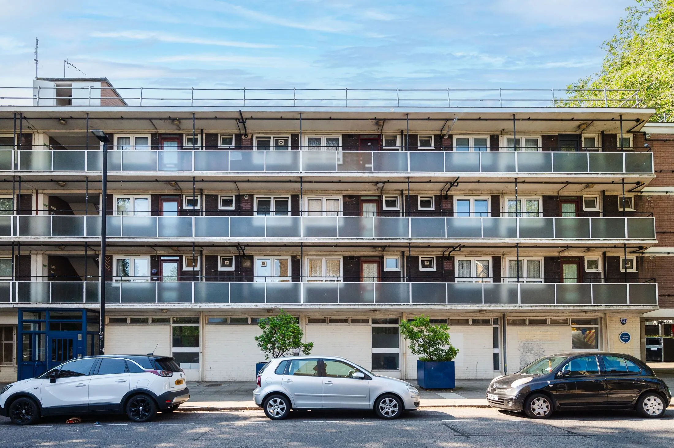 Flat Compton Close in Greater London