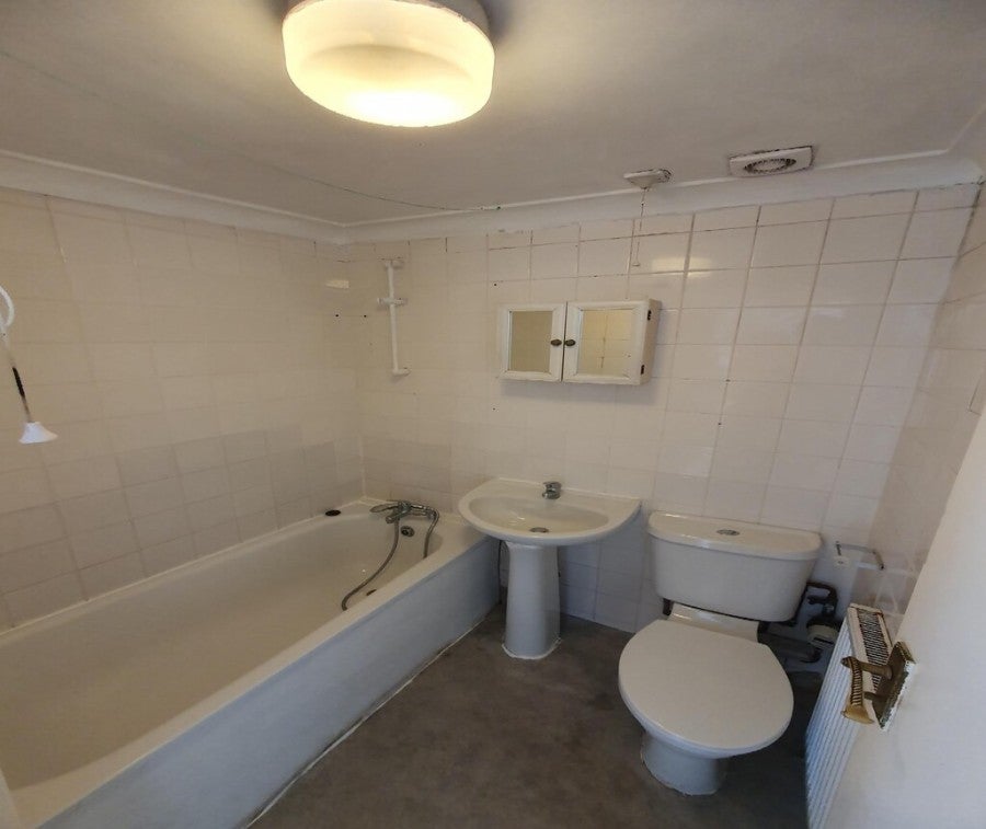 Flat Marchwood Crescent in Greater London