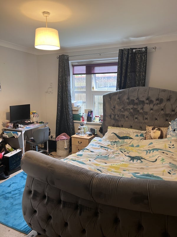 Room Blunden Drive in Slough