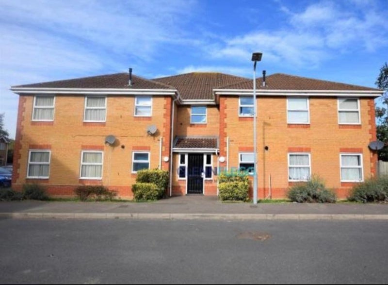 Room Blunden Drive in Slough