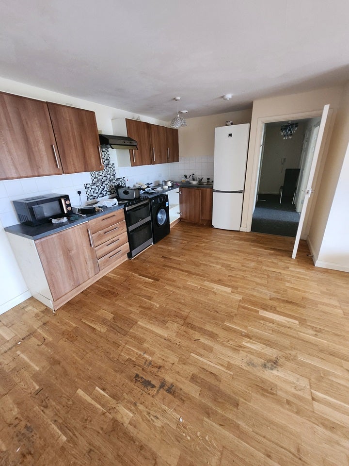 Flat Crown Street in Greater London