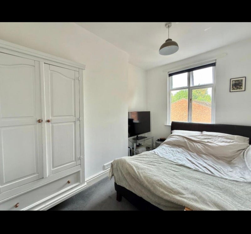 Room Neale Road in Manchester