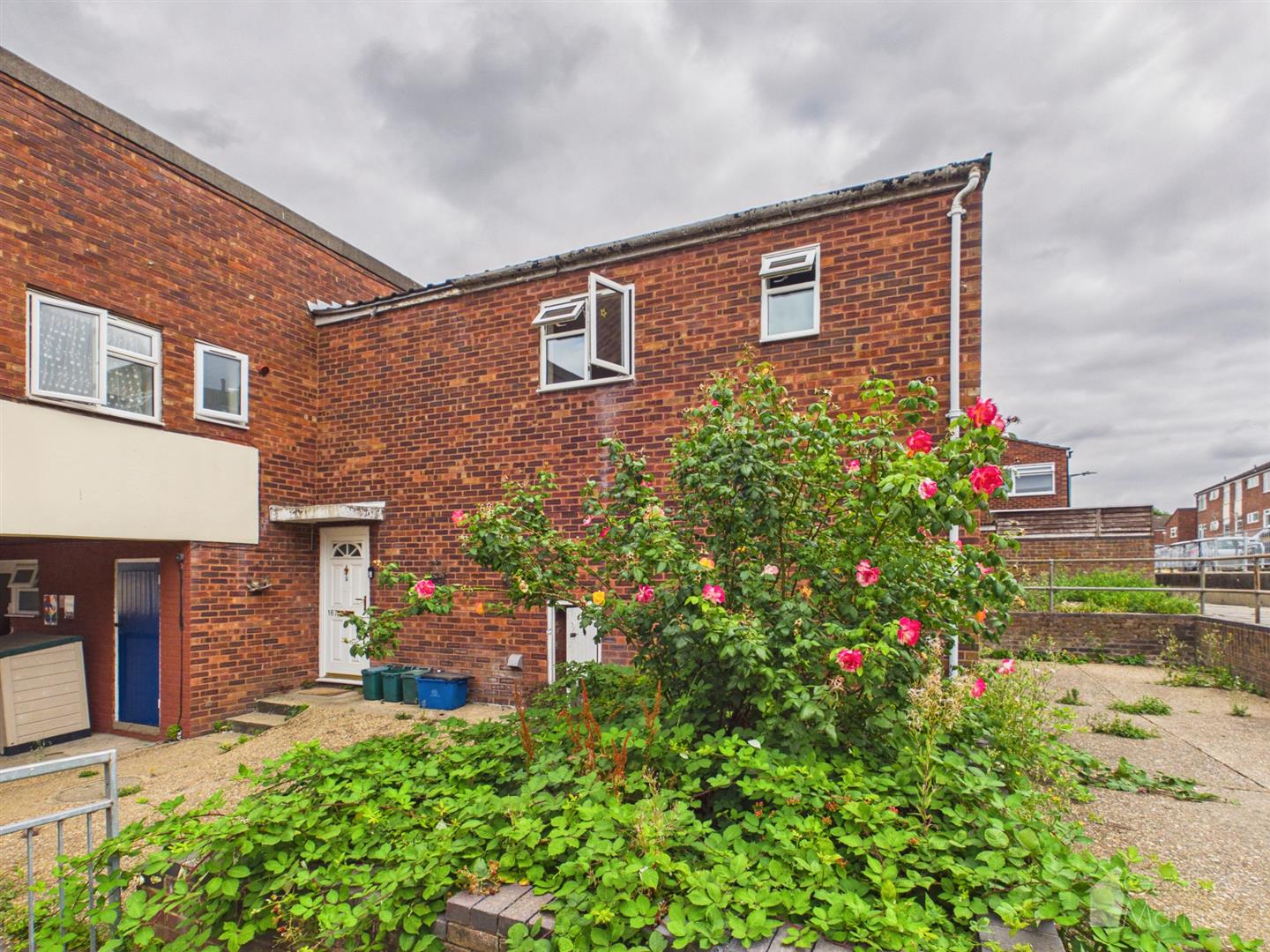 House Long Banks in Harlow