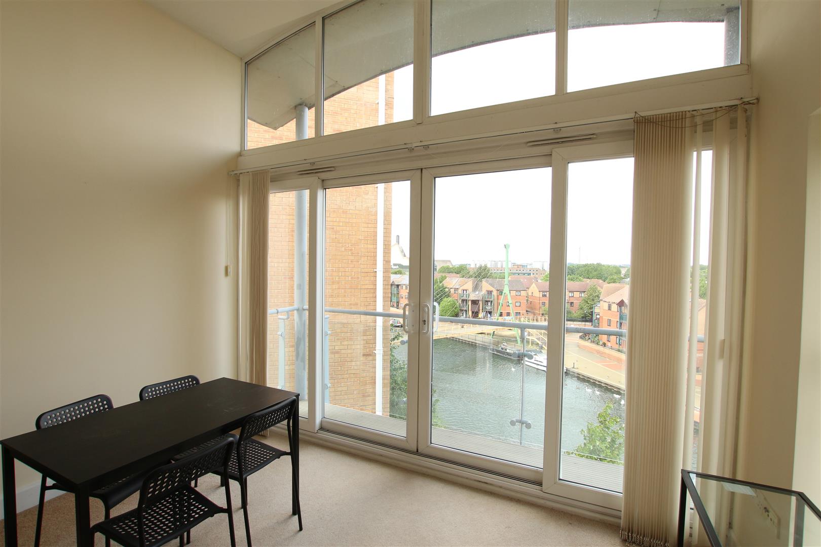 Flat Lion Court in Northampton