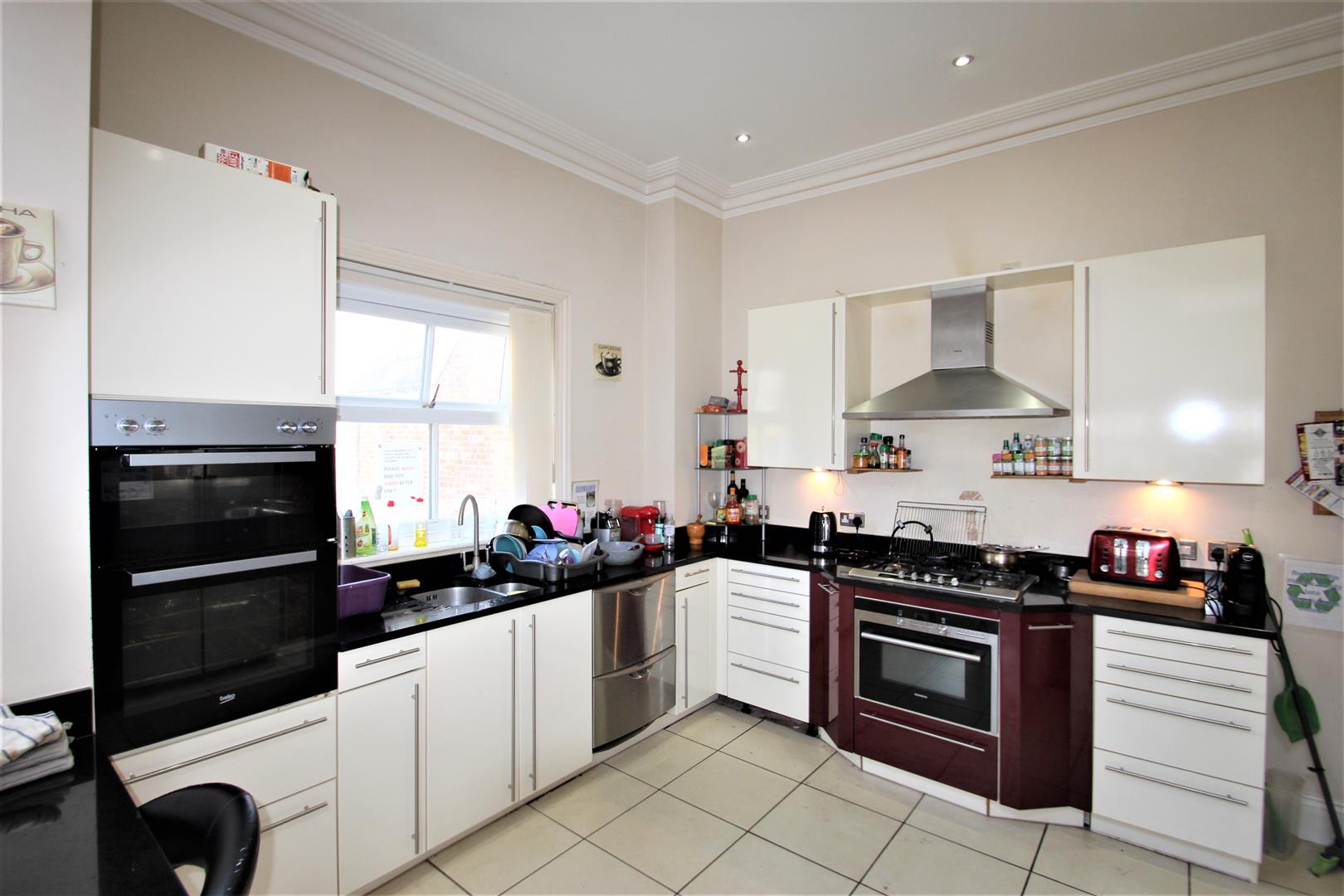 Room Shaftesbury Road in Portsmouth