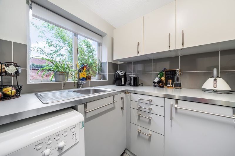 Flat Warramill Road in Waverley