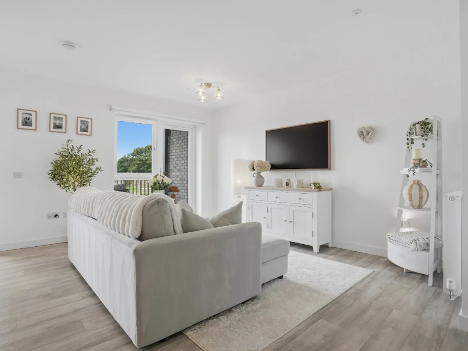 Flat Craigs Road in City of Edinburgh