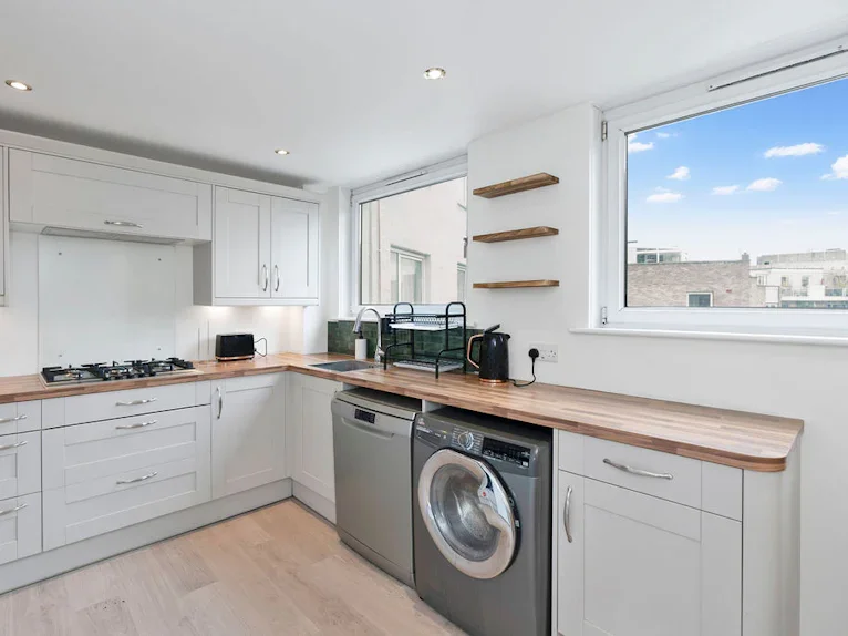 Flat Orchard Brae Avenue in City of Edinburgh