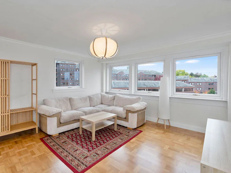 Flat Orchard Brae Avenue in City of Edinburgh