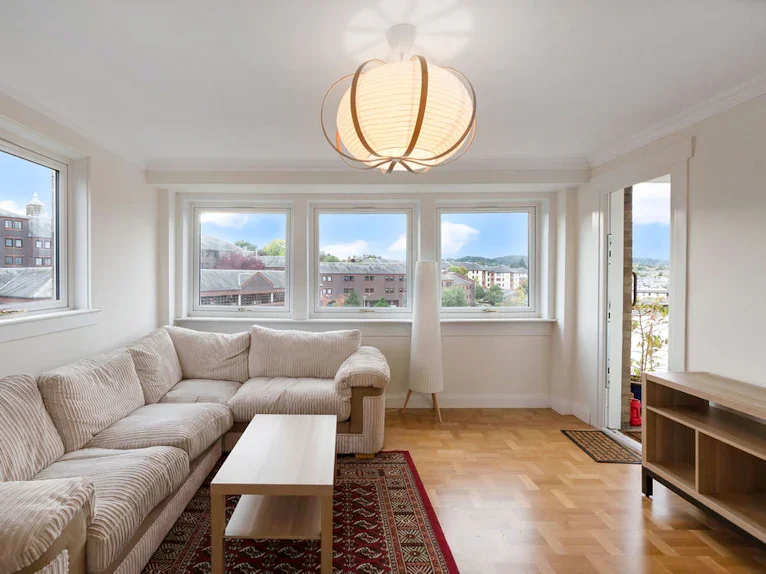 Flat Orchard Brae Avenue in City of Edinburgh