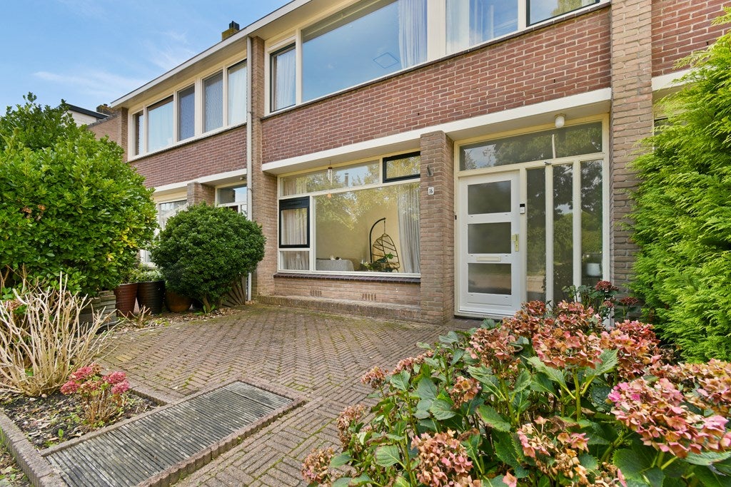 Tussenwoning te koop: Boutenslaan 16, Uithoorn