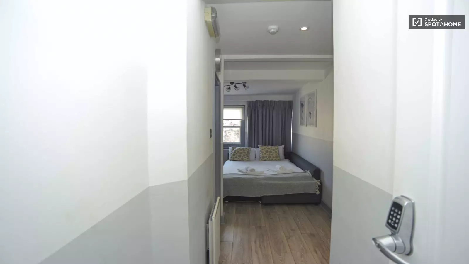 Flat Nevern Square in Greater London