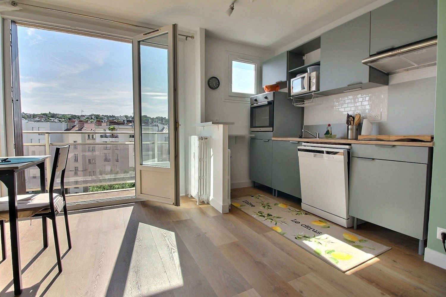 Flat Rue du Viaduc in Issy-les-Moulineaux