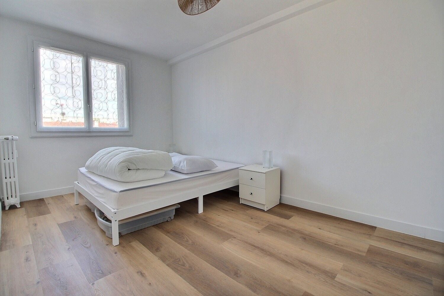 Flat Rue du Viaduc in Issy-les-Moulineaux