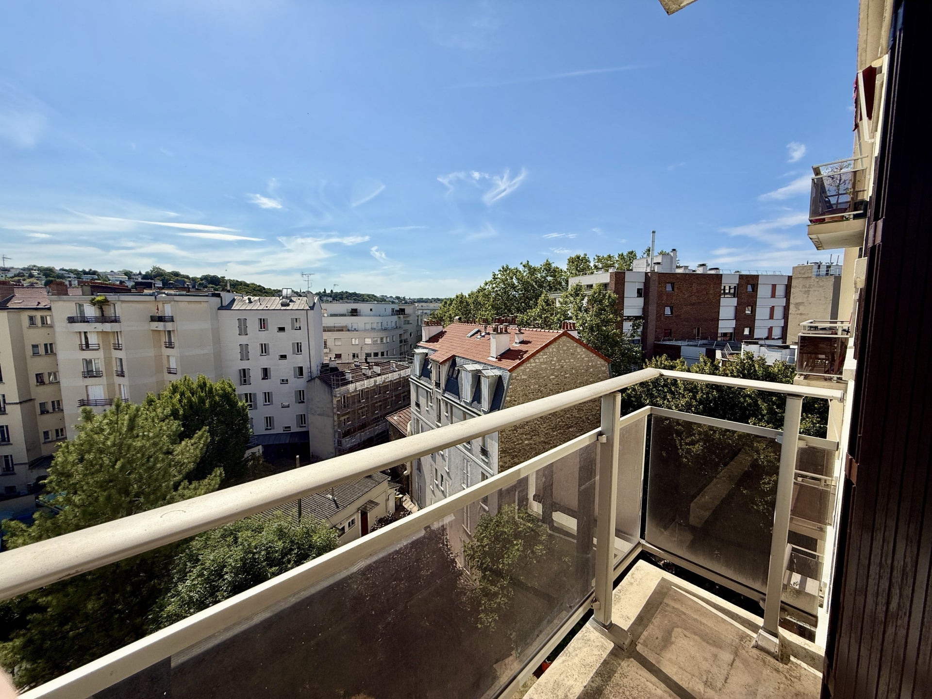Flat Rue du Viaduc in Issy-les-Moulineaux