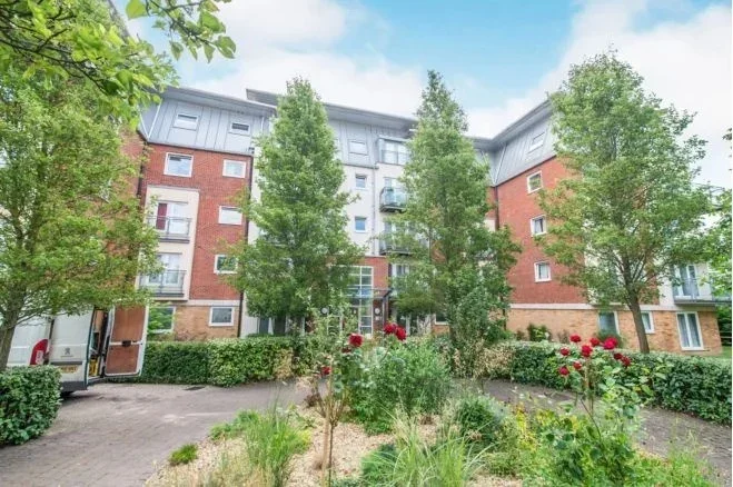Flat Winterthur Way in Basingstoke and Deane
